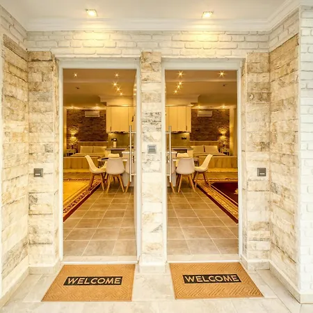 White House טריקלה